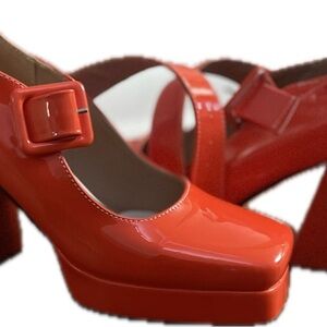 4 inch platform Mary Jane Orange shoe, size 6.5 New not worn